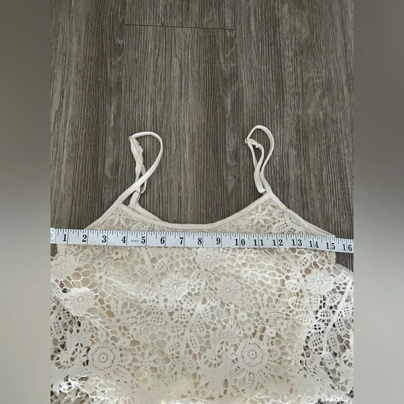 Cream boho eyelet lace overlay Romper size small - Picture 11 of 11